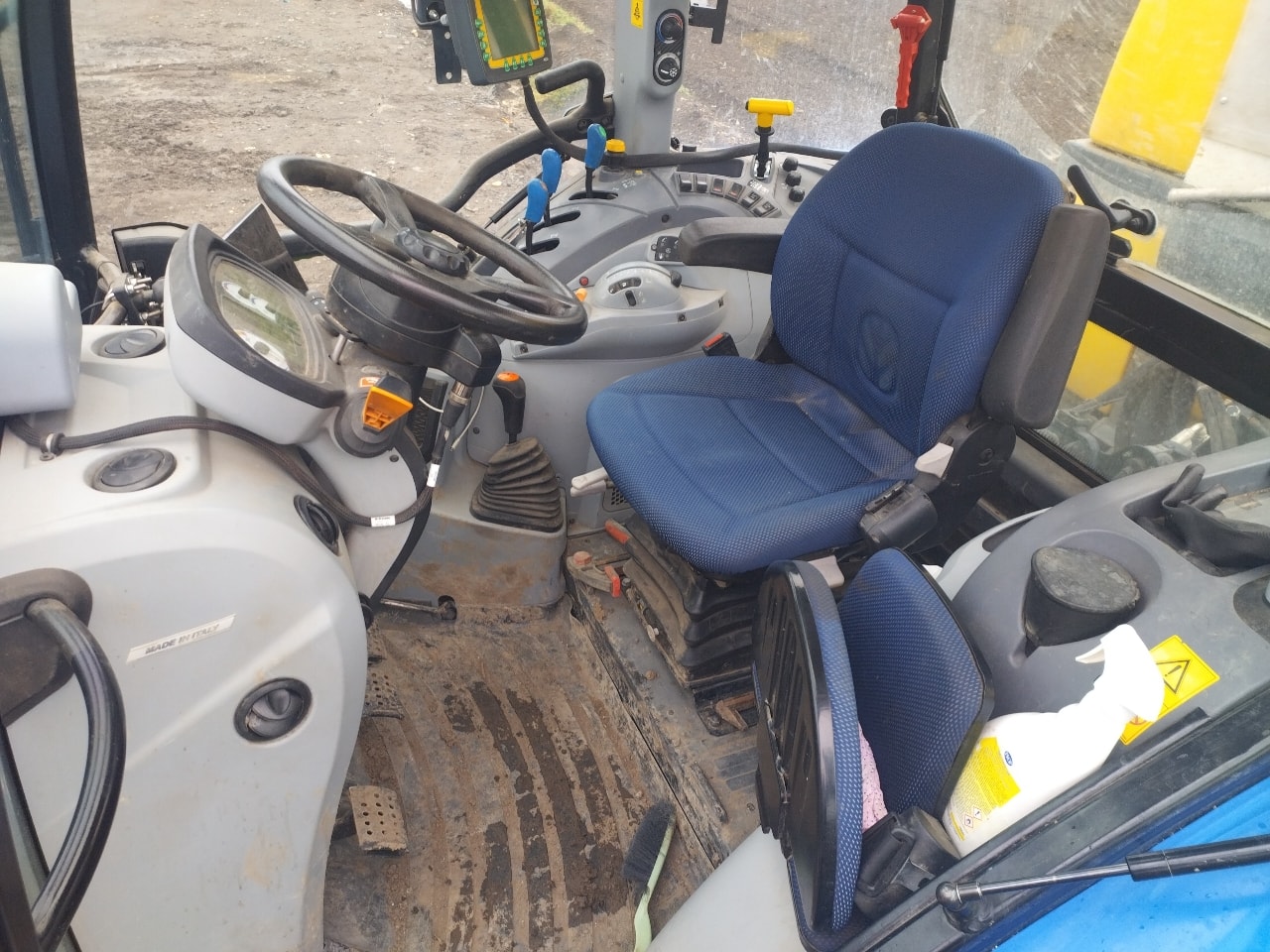Tracteur NEW HOLLAND T5.110 - photo slide 12