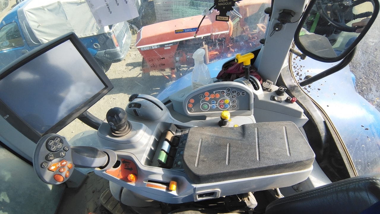 Tracteur NEW HOLLAND T7.210 - photo slide 11
