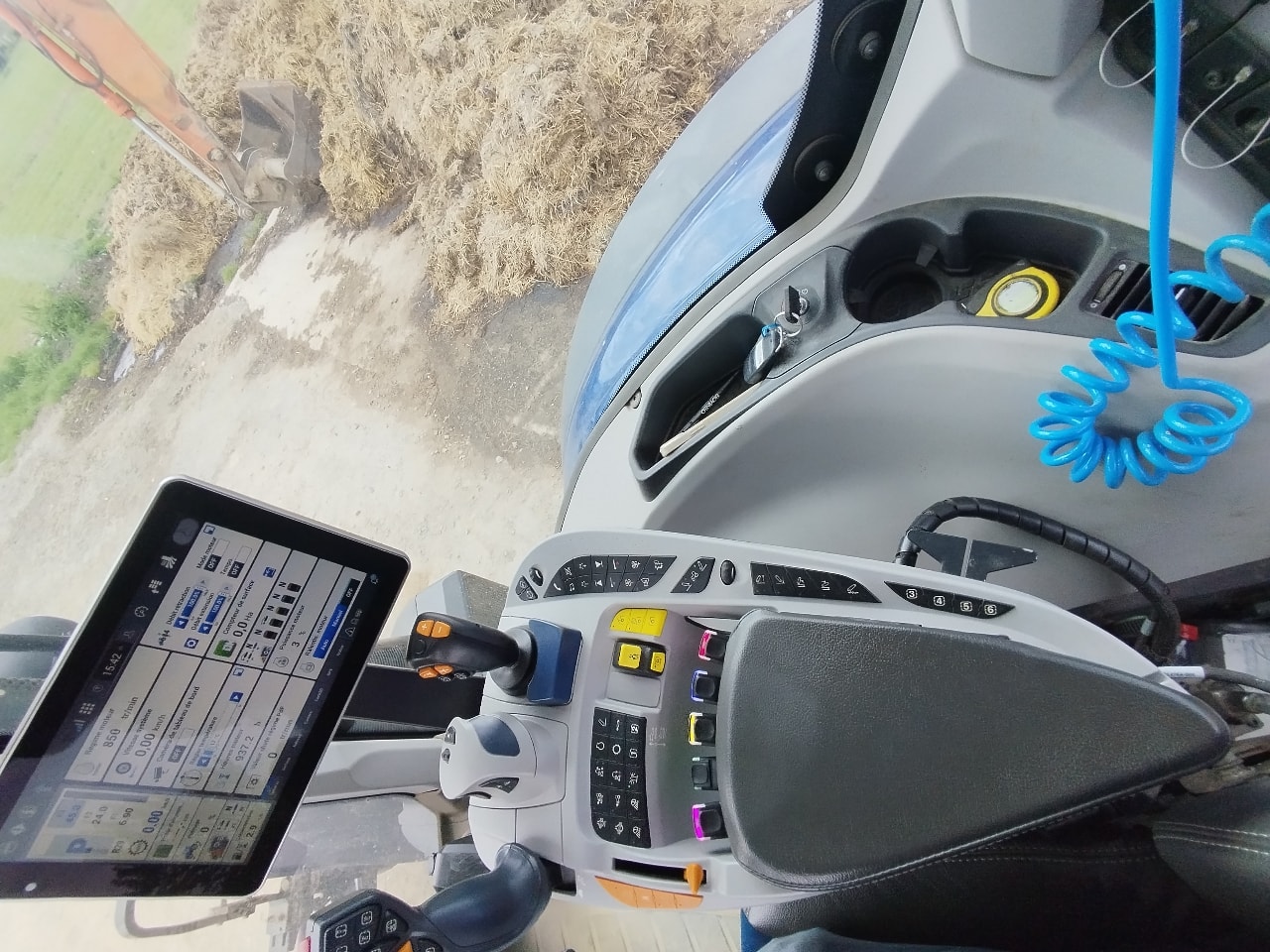 Tracteur NEW HOLLAND T7.245 PLMI AC - photo slide 5
