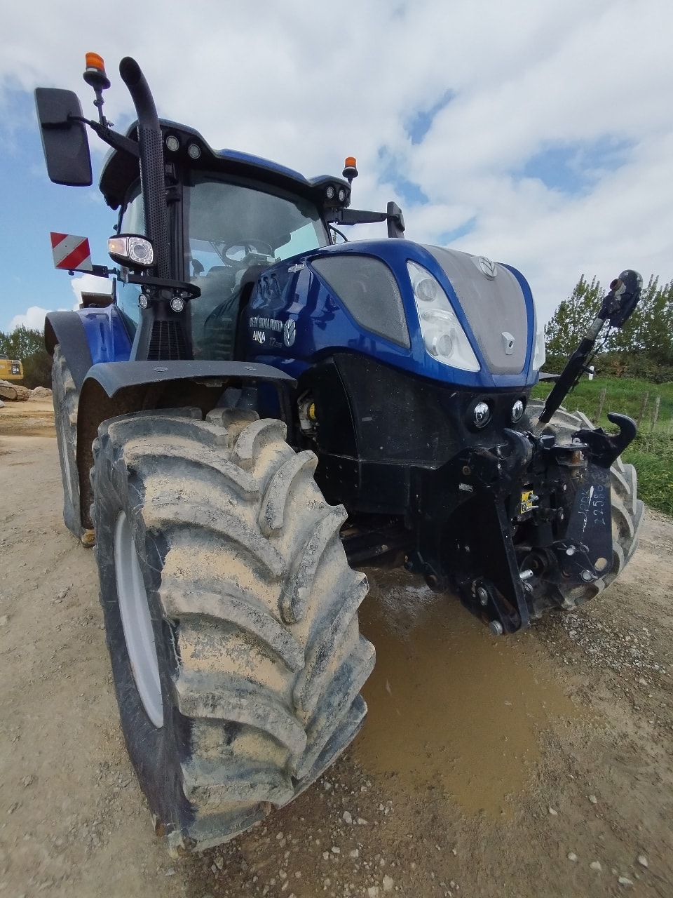 Tracteur NEW HOLLAND T7.245 PLMI AC - photo slide 1