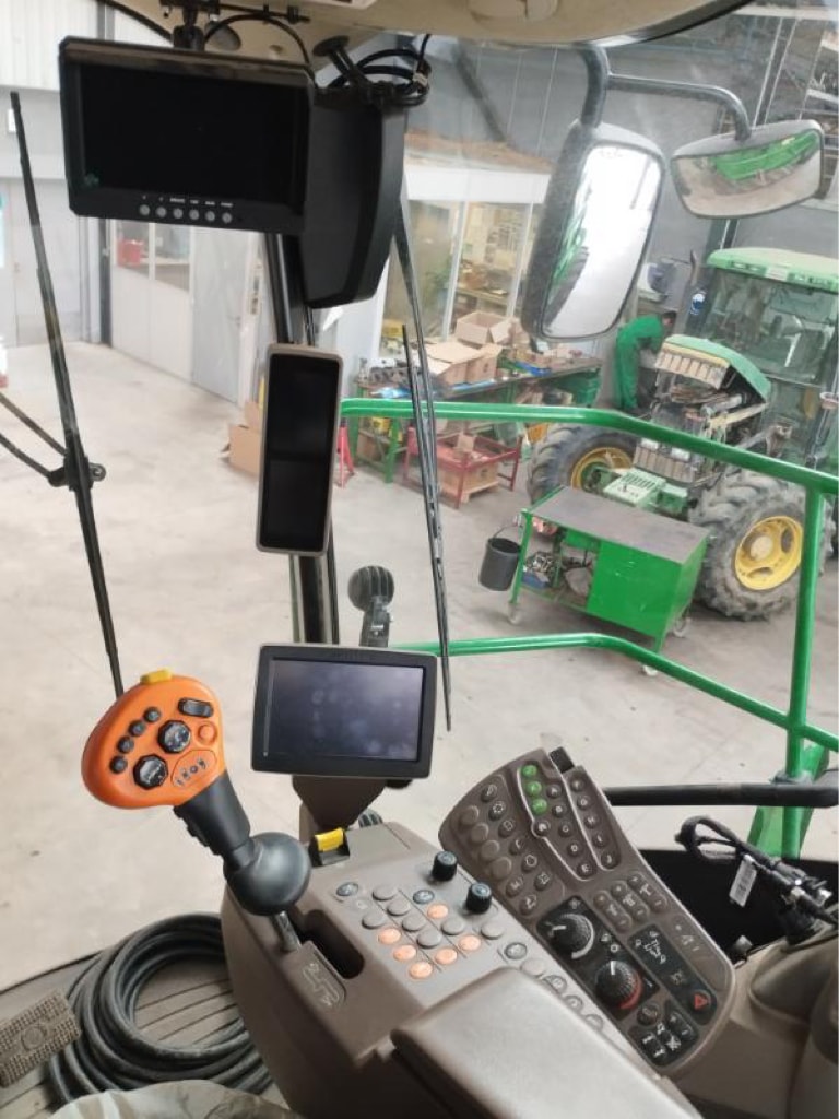 Ensileuse JOHN DEERE 9900 - photo slide 11