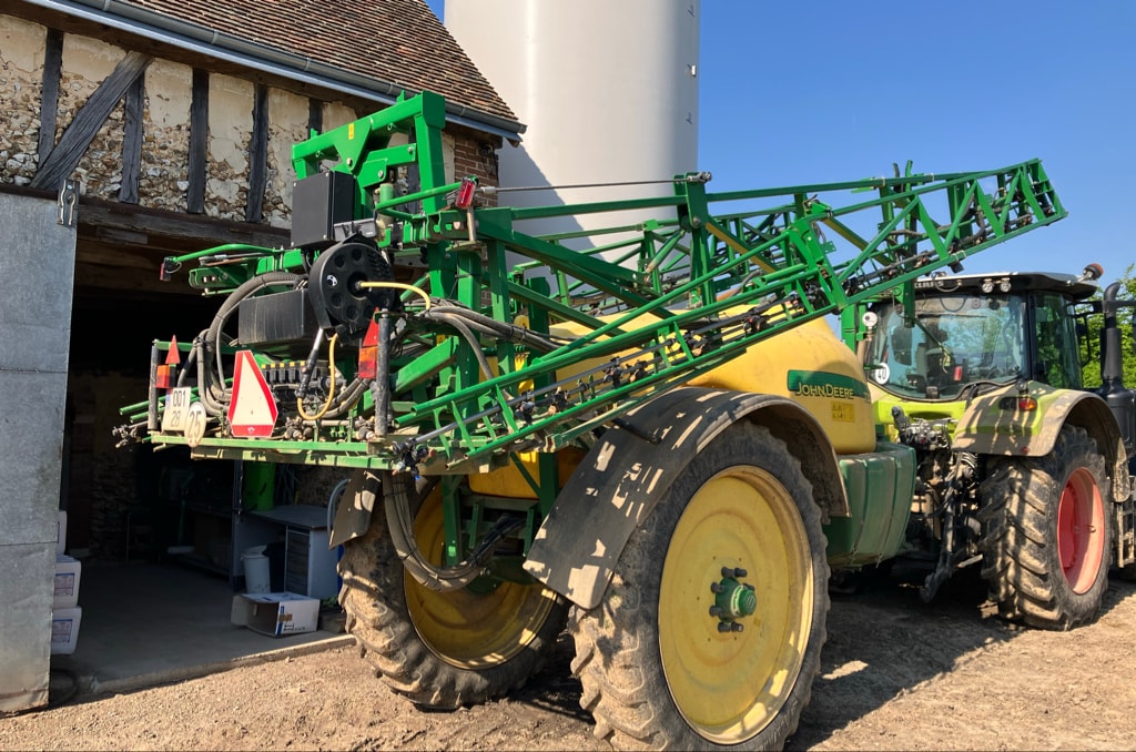 Pulverisateur JOHN DEERE 732 - photo slide 1
