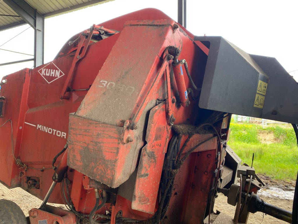 Desileuse pailleuse KUHN MINOTOR 3060 - photo slide 15