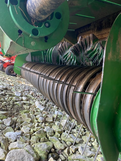 Presse enrubanneuse JOHN DEERE C441R - photo slide 10