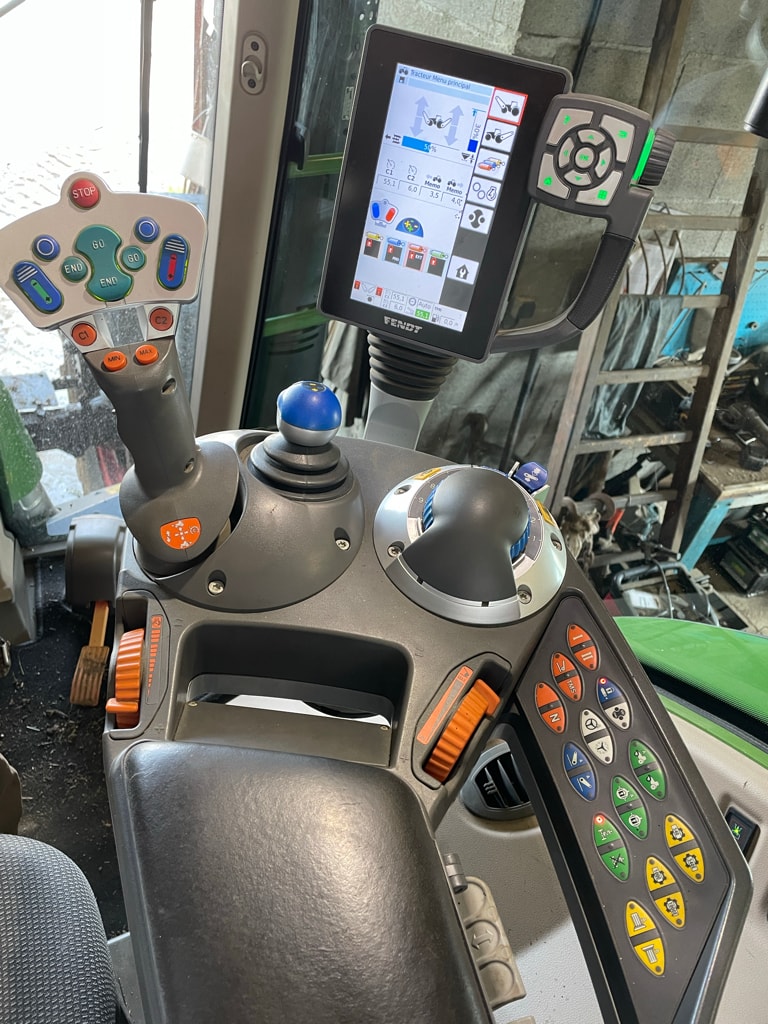 Tracteur FENDT 718 VARIO POWER - photo slide 16