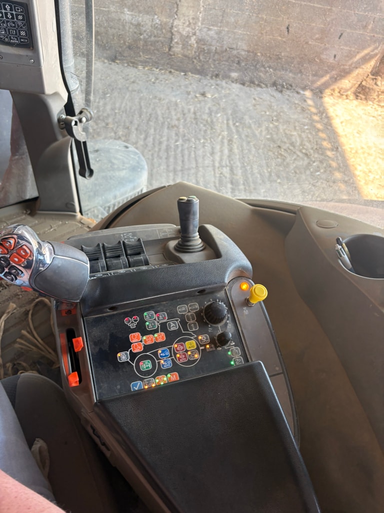 Tracteur CASE IH PUMA 220 CVX - photo slide 15