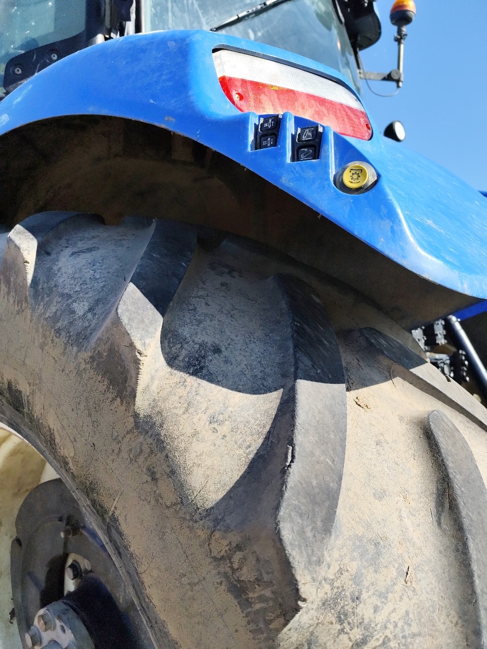 Tracteur NEW HOLLAND T 7.250 sw - photo slide 7