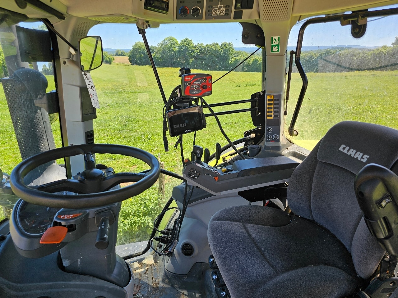 Tracteur CLAAS ARION 530 - photo slide 3
