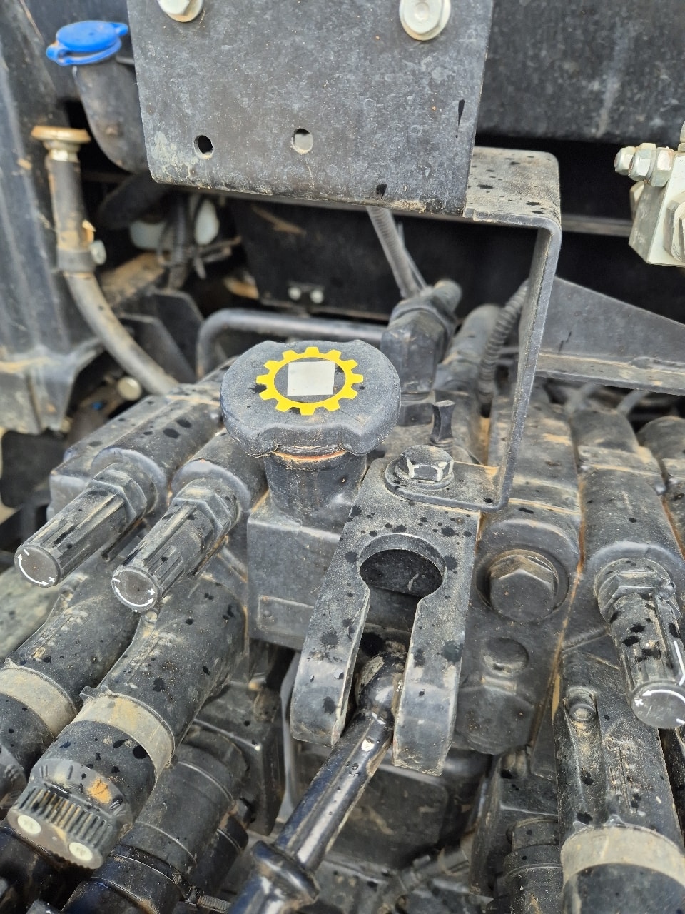 Tracteur NEW HOLLAND T 7.245 - photo slide 6