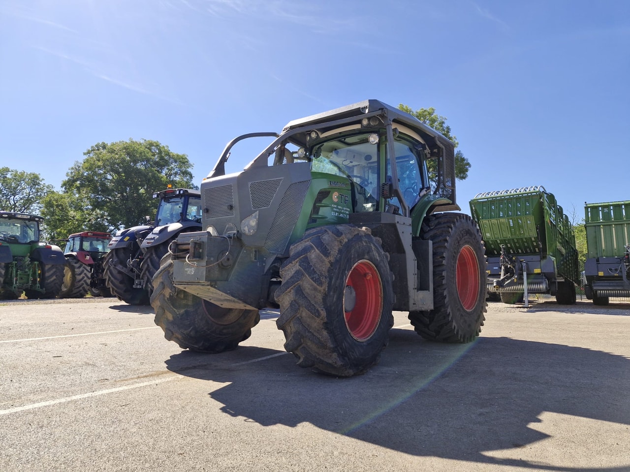 Tracteur FENDT 824 S4 - photo slide 6