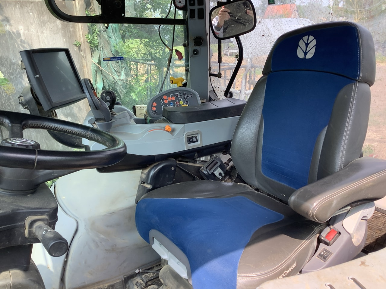 Tracteur NEW HOLLAND T7.210 SW2 - photo slide 11