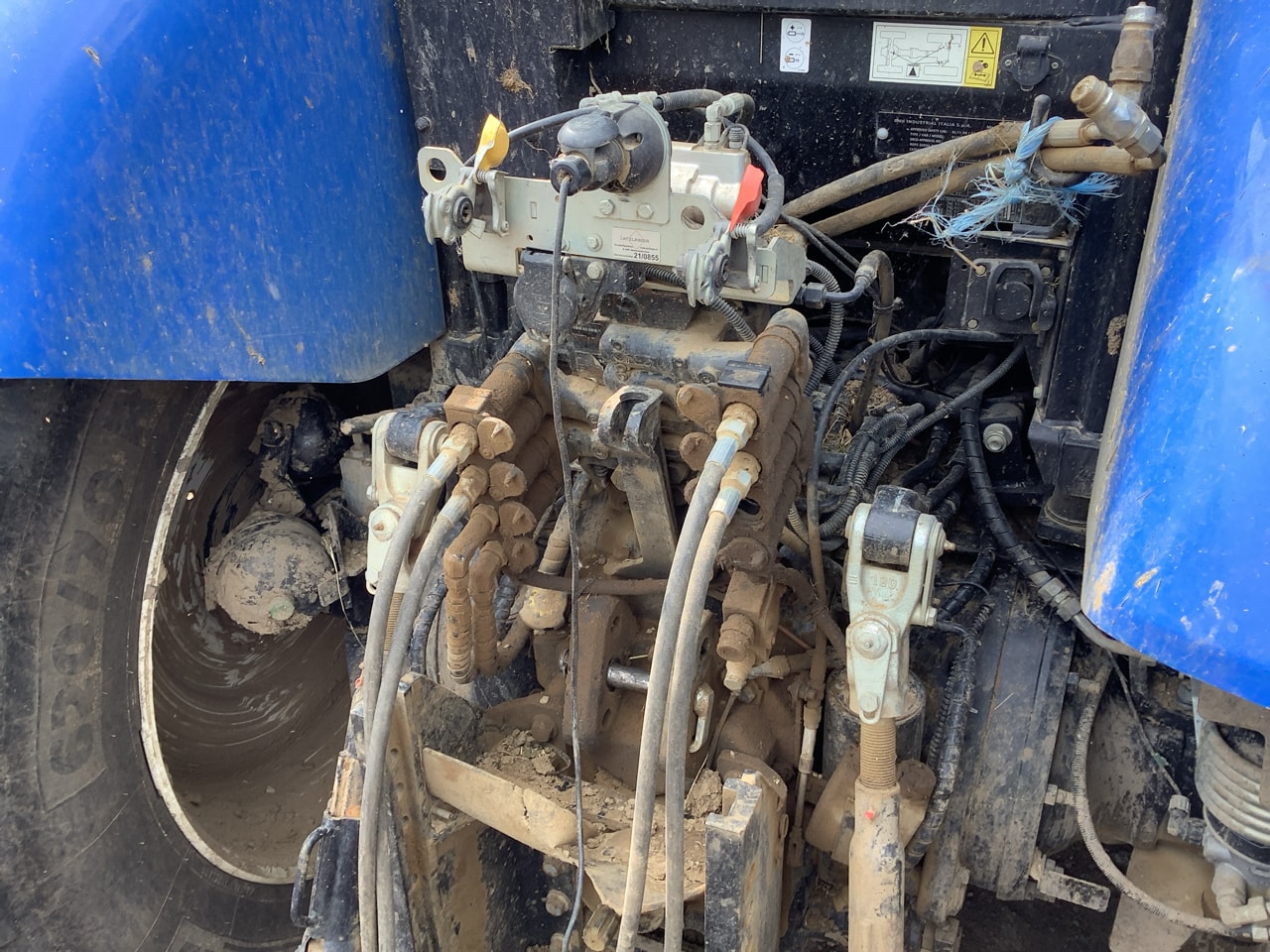 Tracteur NEW HOLLAND T7.210 SW2 - photo slide 8