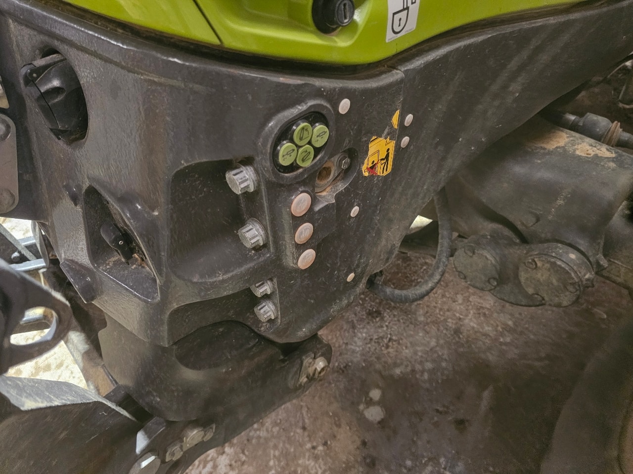 Tracteur CLAAS AXION 800 - photo slide 7