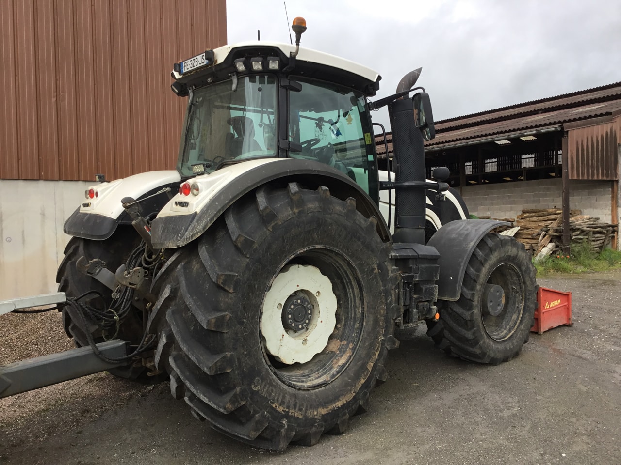 Tracteur VALTRA S324 - photo slide 7