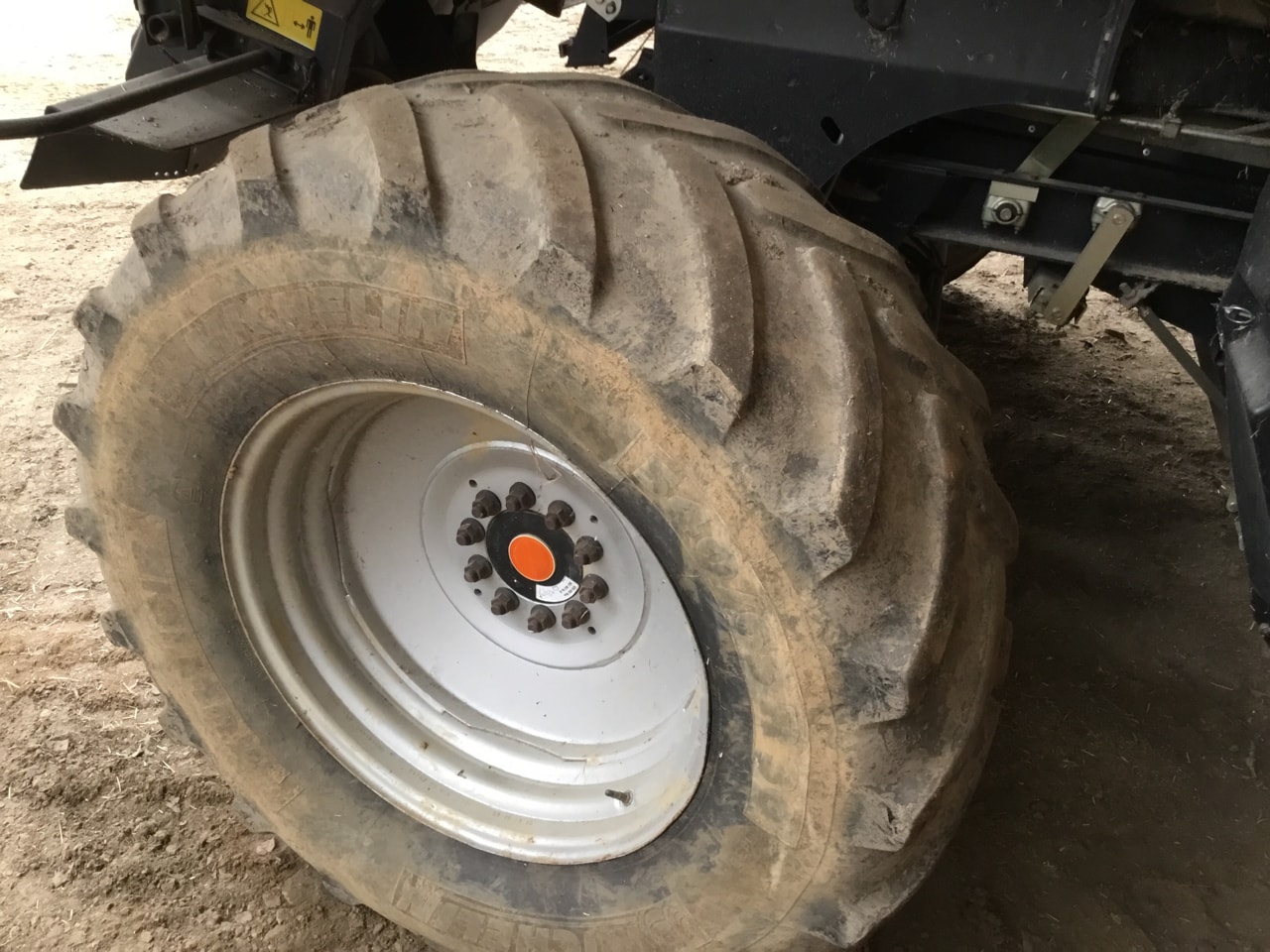 Moissonneuse CASE IH AXIAL-FLOW AFX 8010 - photo slide 17