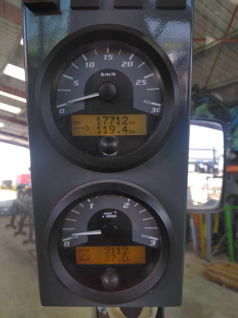 Tracteur enjambeur CMC X4100 - photo slide 14