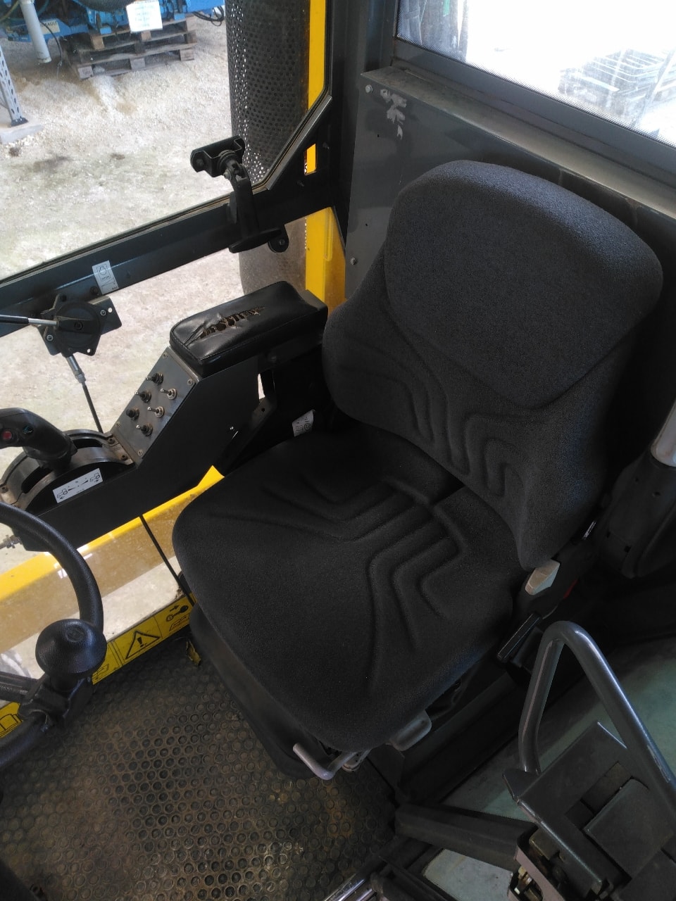Tracteur enjambeur CMC X4100 - photo slide 15