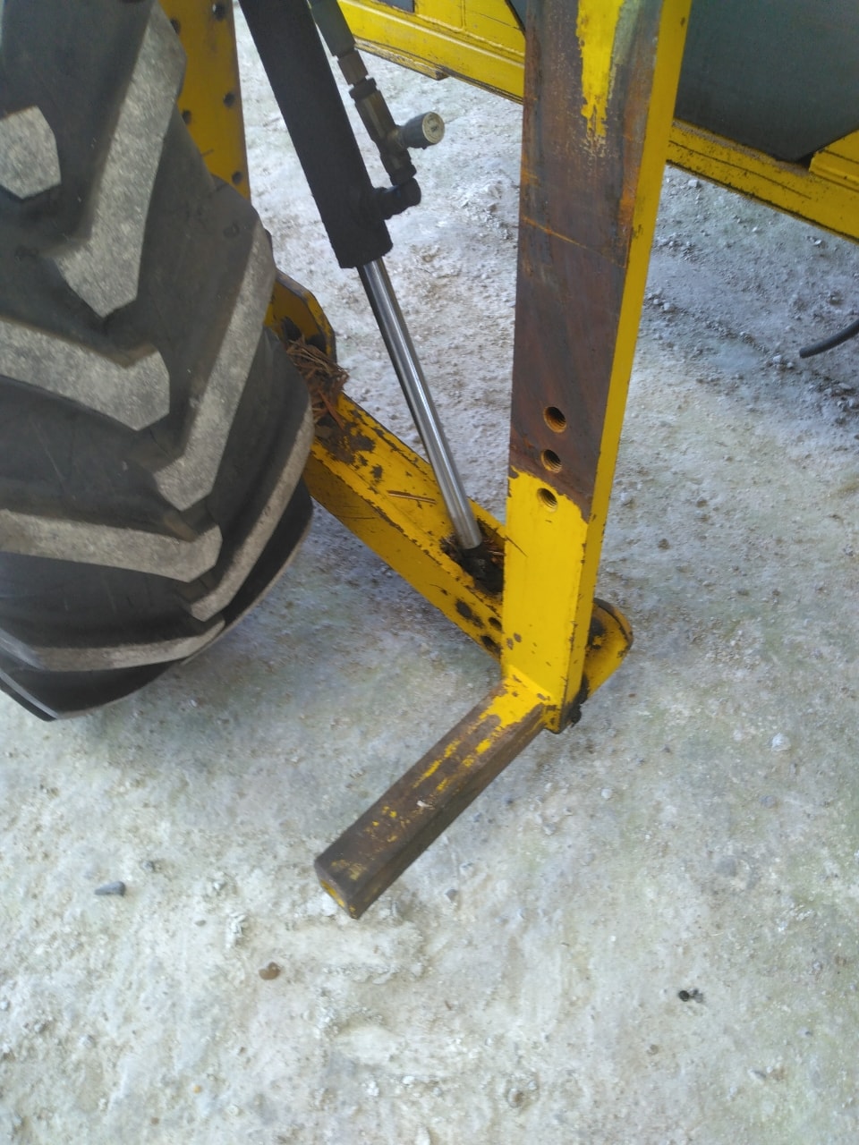 Tracteur enjambeur CMC X4100 - photo slide 12