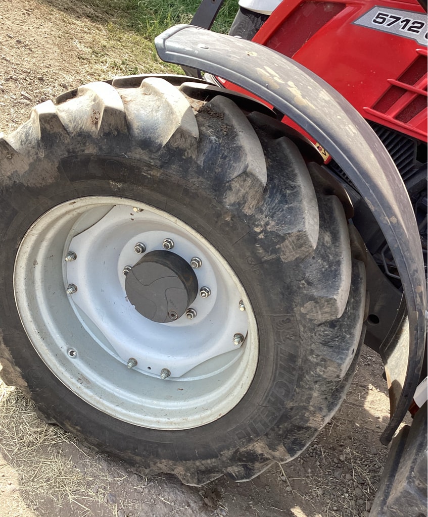 Tracteur MASSEY FERGUSON 5712 S - photo slide 6