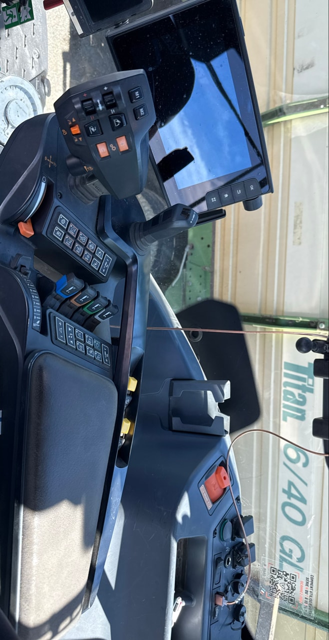 Tracteur VALTRA T 195 D - photo slide 3