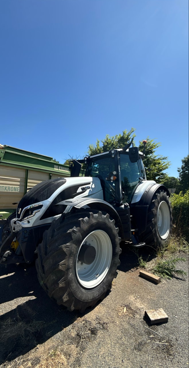 Tracteur VALTRA T 195 D - photo slide 1