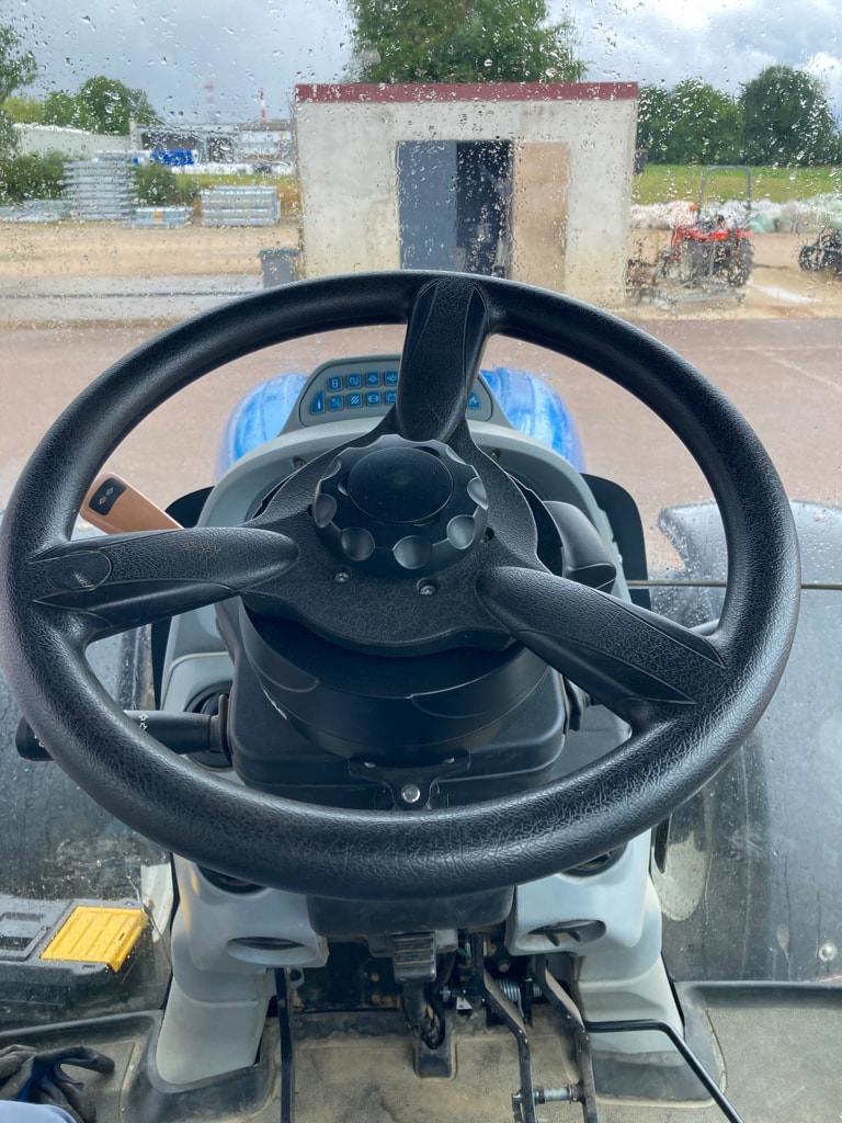 Tracteur NEW HOLLAND T7040 6.7L - photo slide 7
