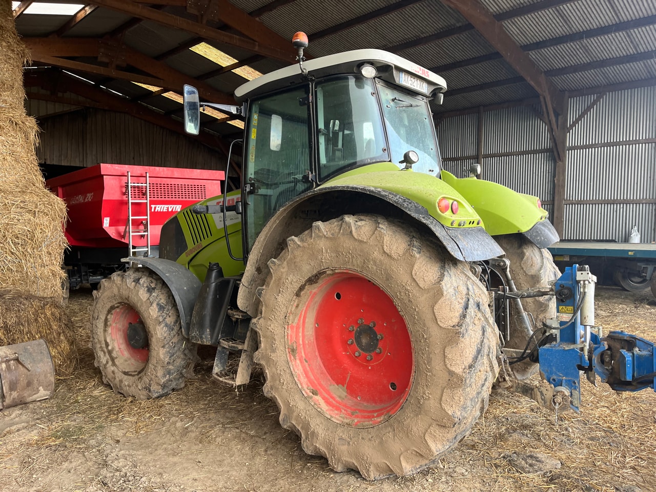 Tracteur CLAAS AXION 810 - photo slide 4
