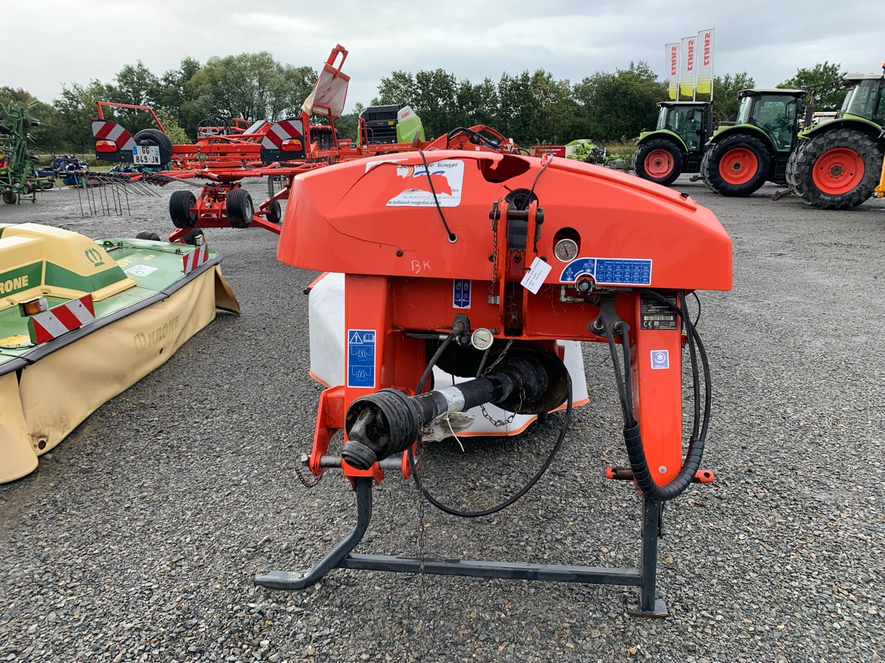 Faucheuse KUHN GMD 4411 - photo slide 2