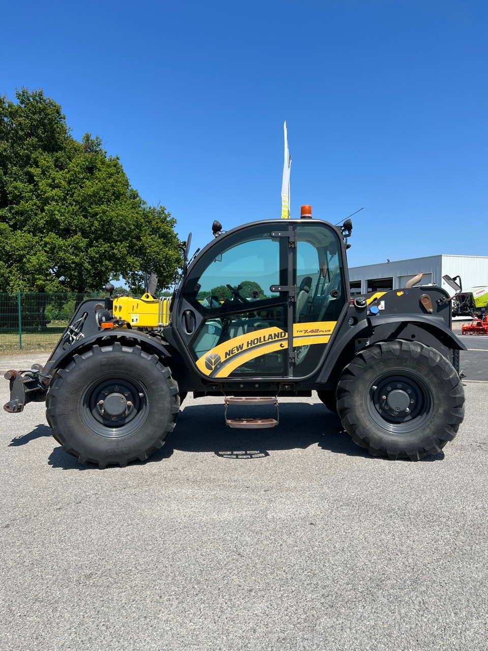 Telescopique NEW HOLLAND TH 7.42 plus - photo slide 2