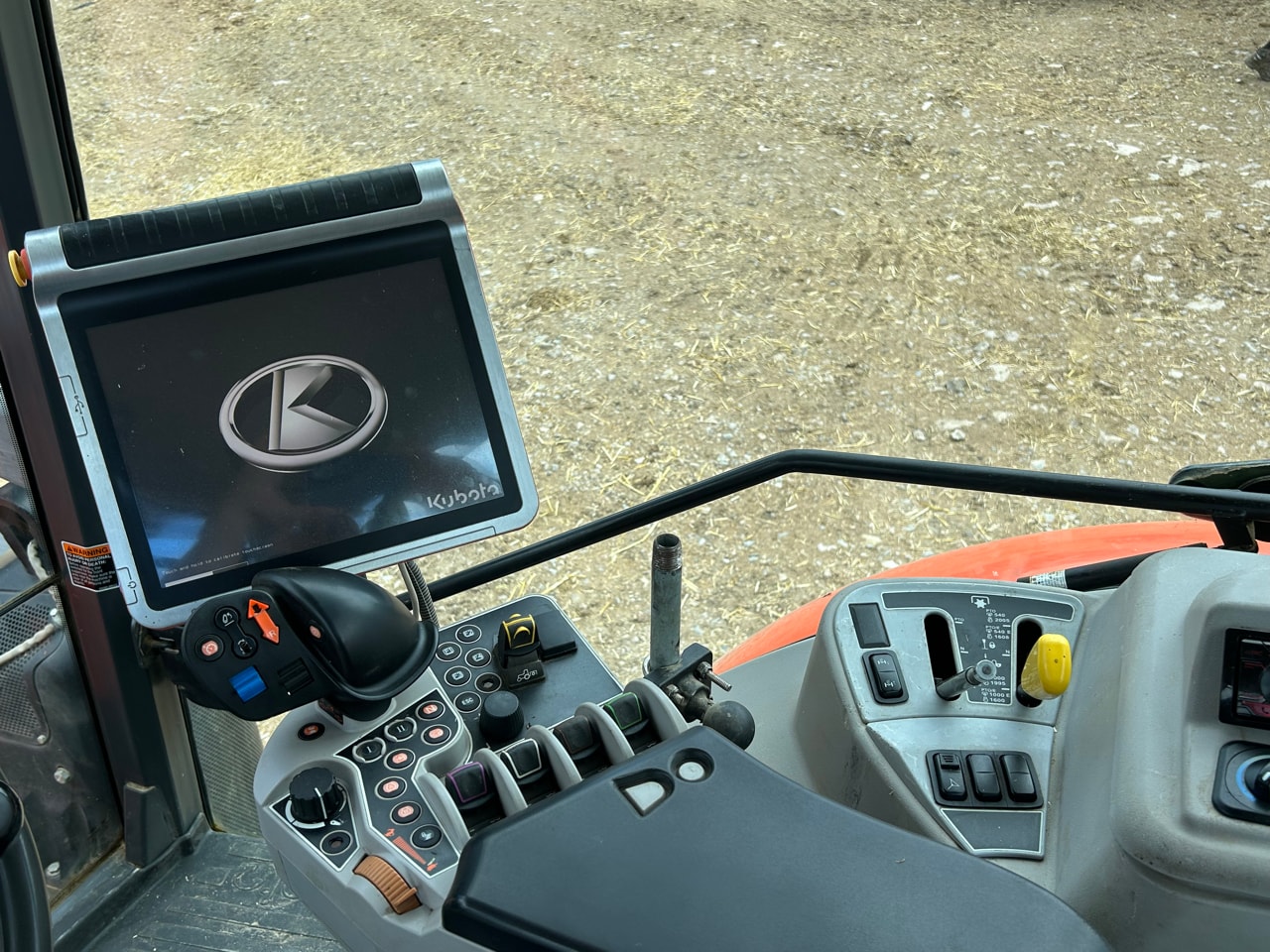 Tracteur KUBOTA M7171 PREMIUM - photo slide 16