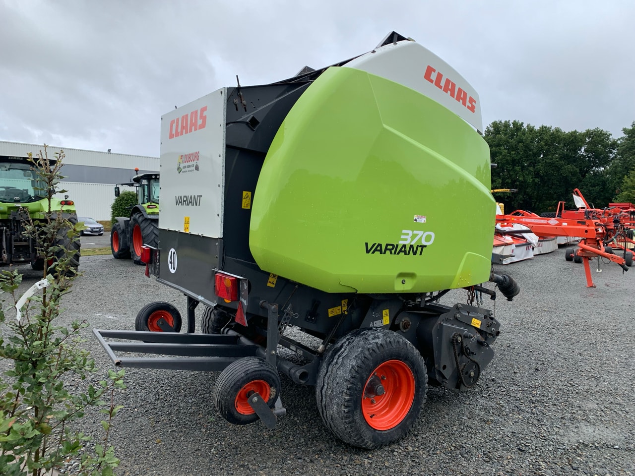 Presse balles rondes CLAAS VARIANT 370 RF - photo slide 4