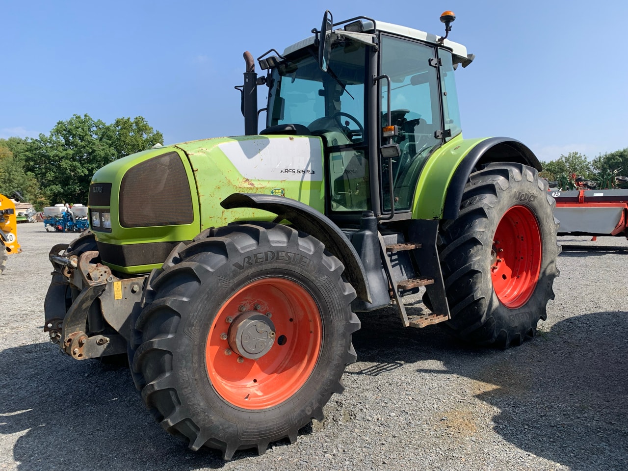 Tracteur CLAAS ARES 816 - photo slide 1