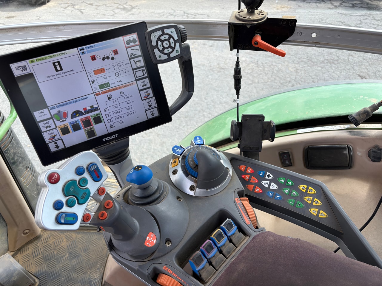 Tracteur FENDT 722 S4 PROFI + - photo slide 16