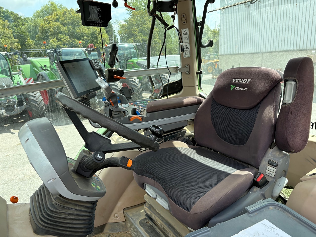 Tracteur FENDT 722 S4 PROFI + - photo slide 14
