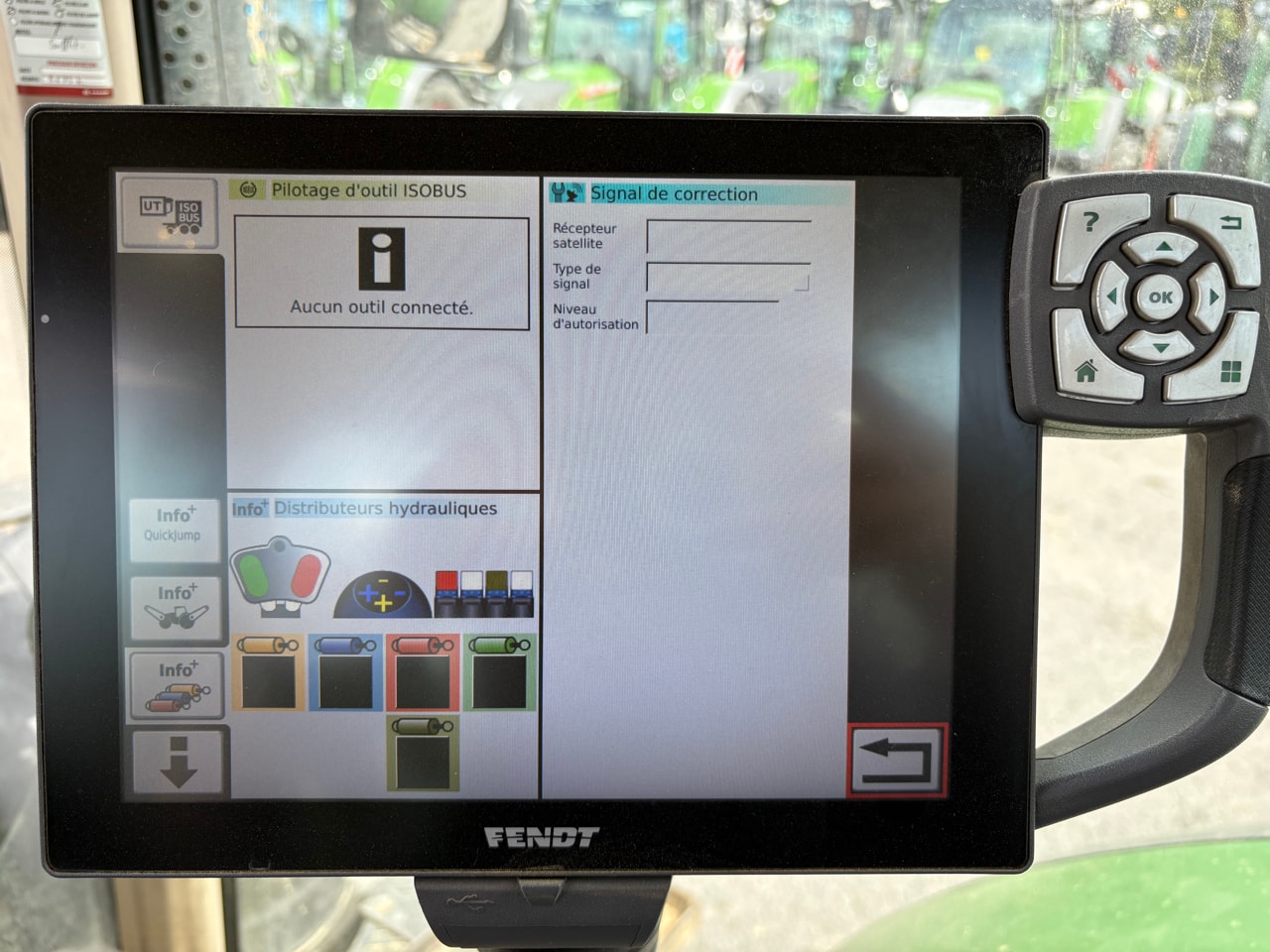 Tracteur FENDT 722 S4 PROFI + - photo slide 12