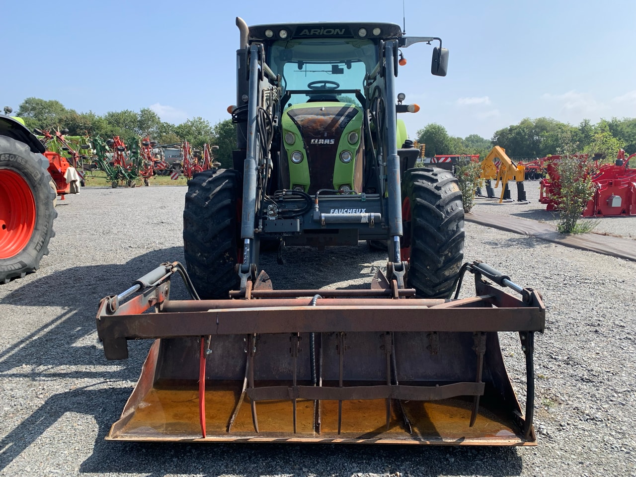 Tracteur chargeur CLAAS ARION 520 CIS - photo slide 2