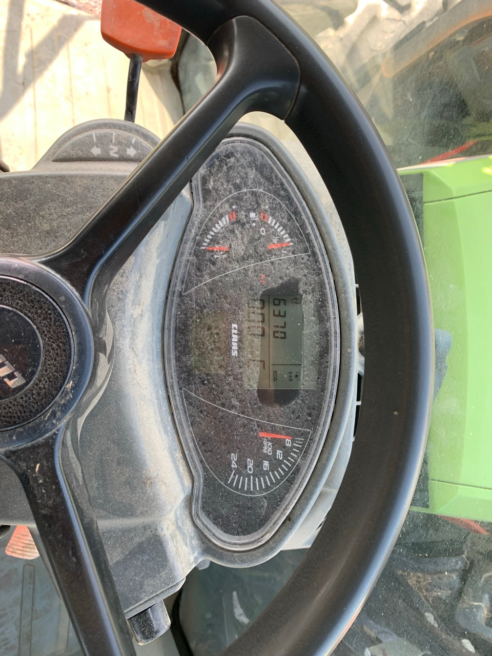 Tracteur chargeur CLAAS ARION 520 CIS - photo slide 10