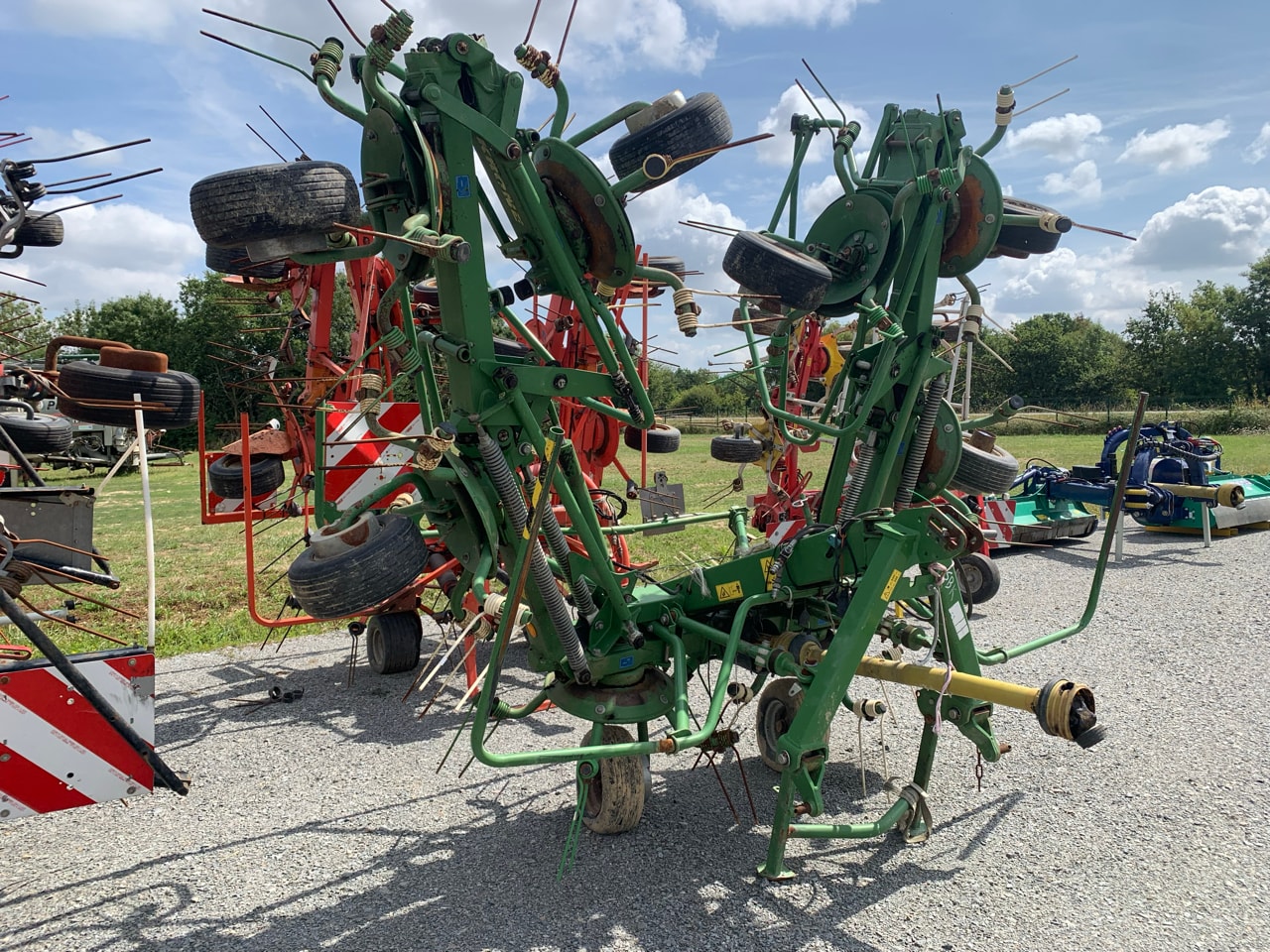 Faneuse KRONE KW 7.92/8 - photo slide 2