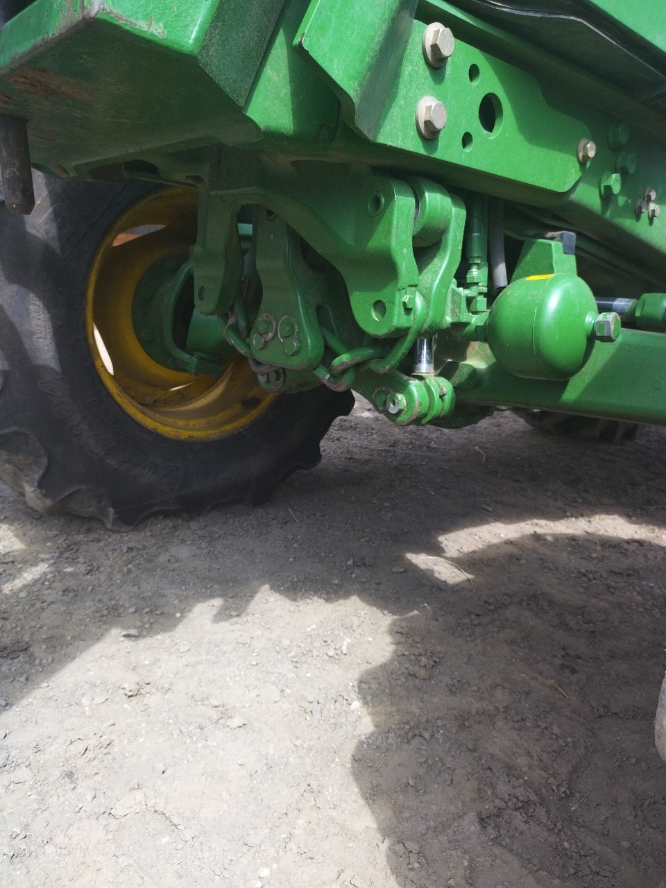 Tracteur chargeur JOHN DEERE 6115R - photo slide 12