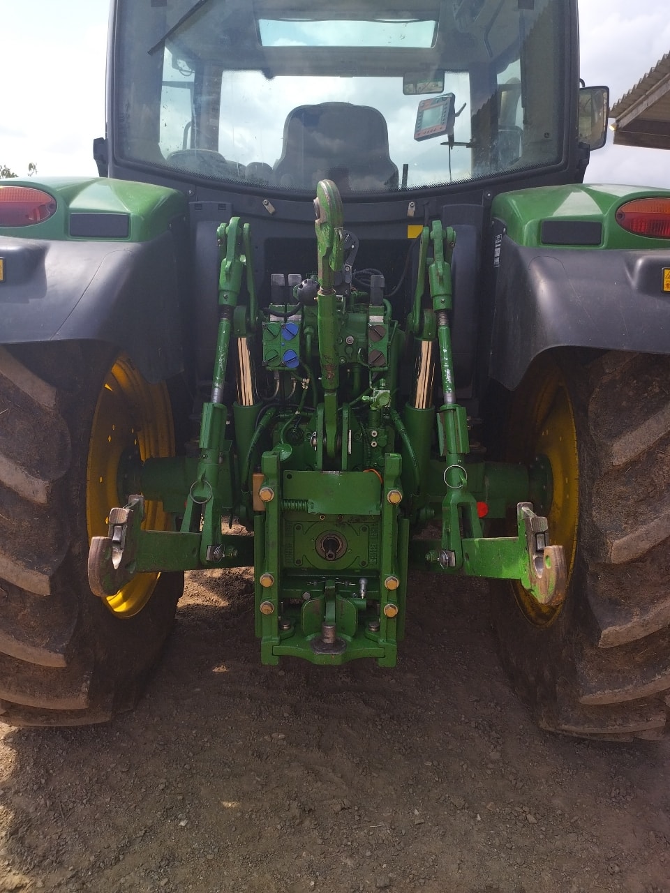 Tracteur chargeur JOHN DEERE 6115R - photo slide 13