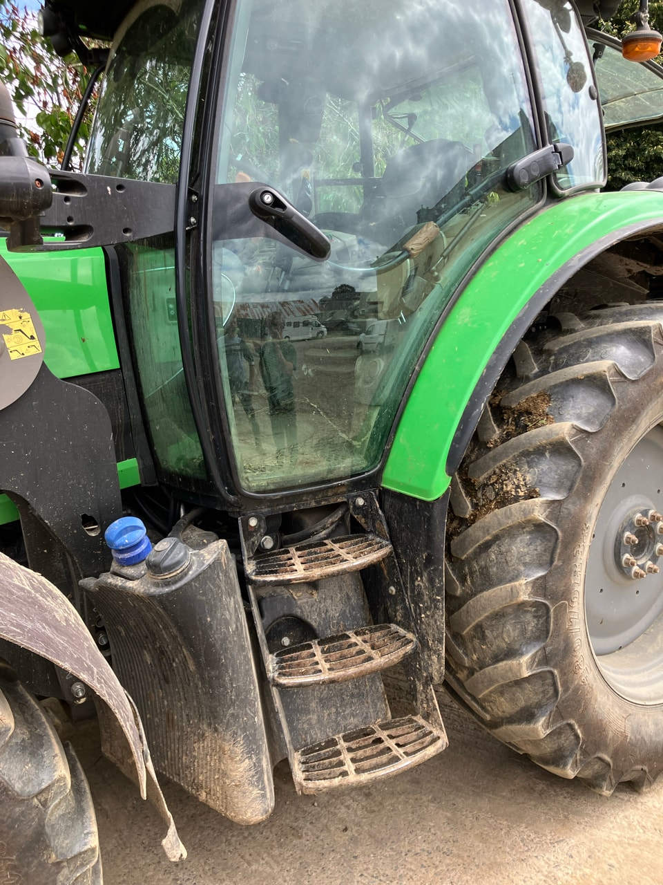 Tracteur chargeur DEUTZ FAHR 6120 - photo slide 8