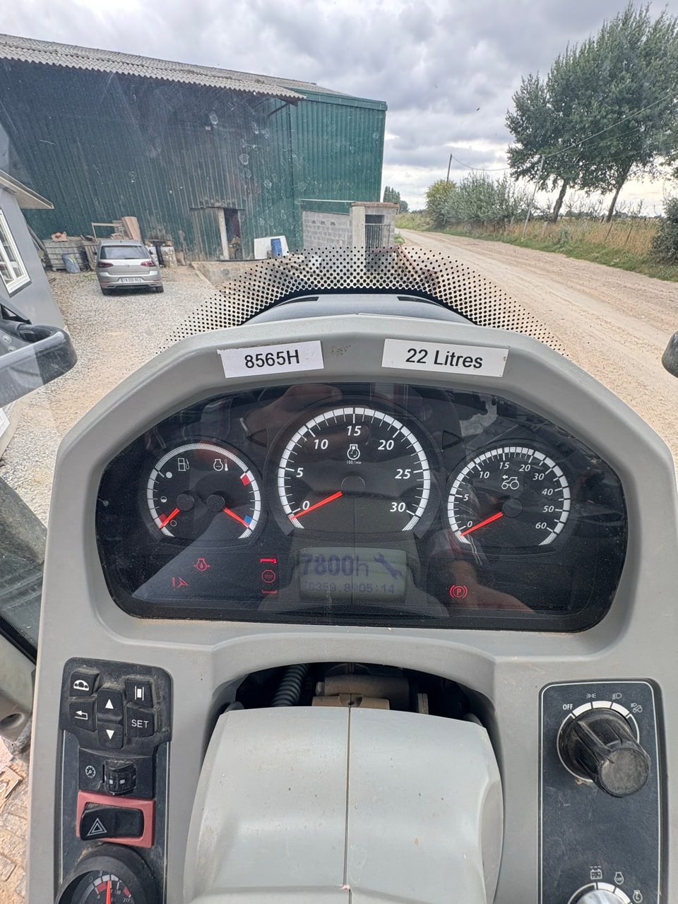 Tracteur VALTRA T234 - photo slide 22