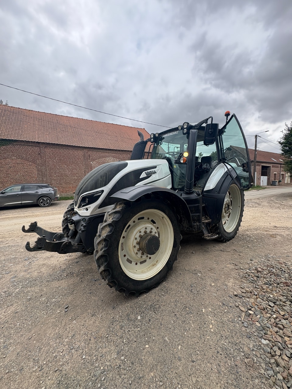 Tracteur VALTRA T234 - photo slide 6