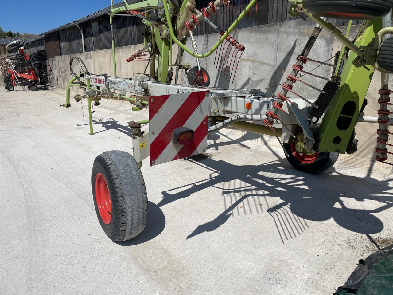 Andaineur CLAAS LINER 1550 TWIN - photo slide 3