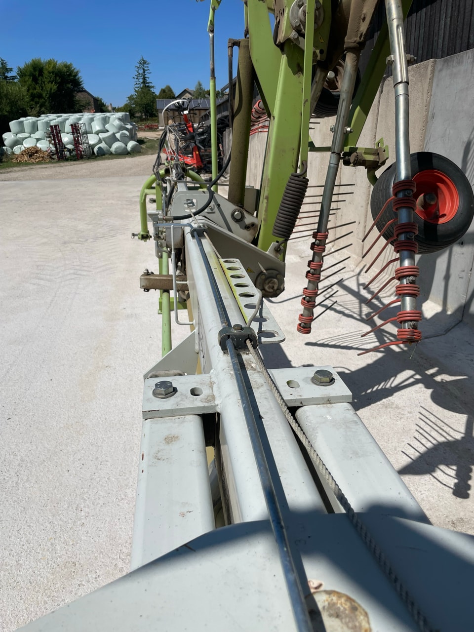 Andaineur CLAAS LINER 1550 TWIN - photo slide 10