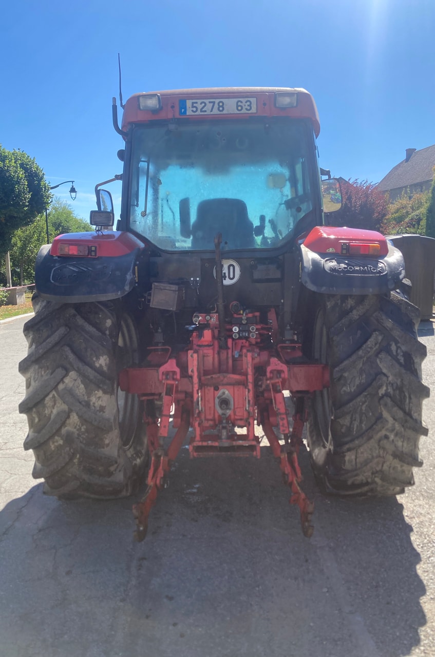 Tracteur MC CORMICK MC 90 - photo slide 5