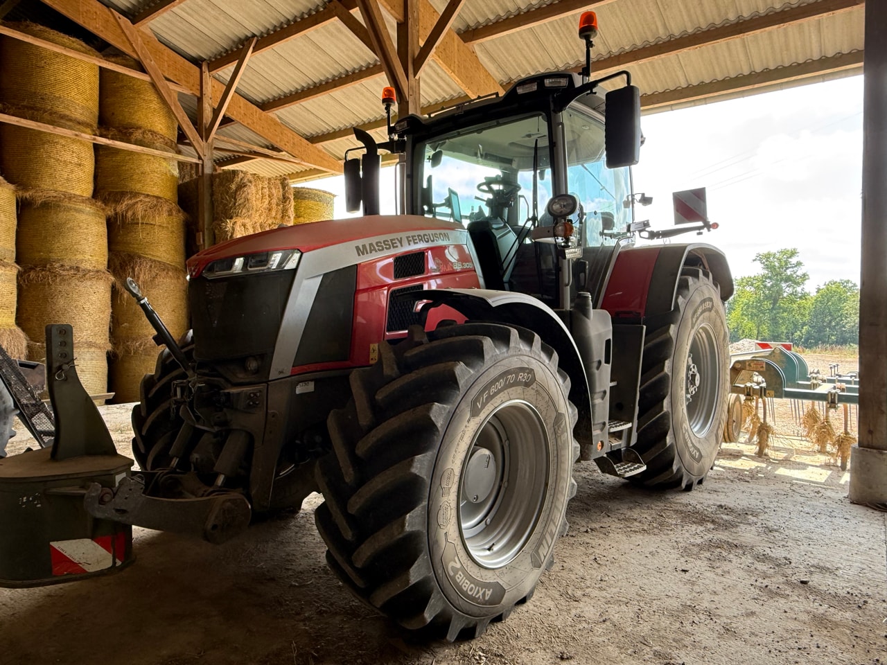 Tracteur MASSEY FERGUSON 8S.305 - photo slide 3