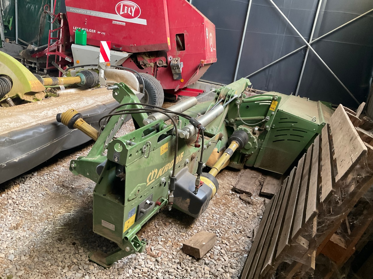 Faucheuse conditionneuse KRONE EASYCUT R 320 CV - photo slide 4