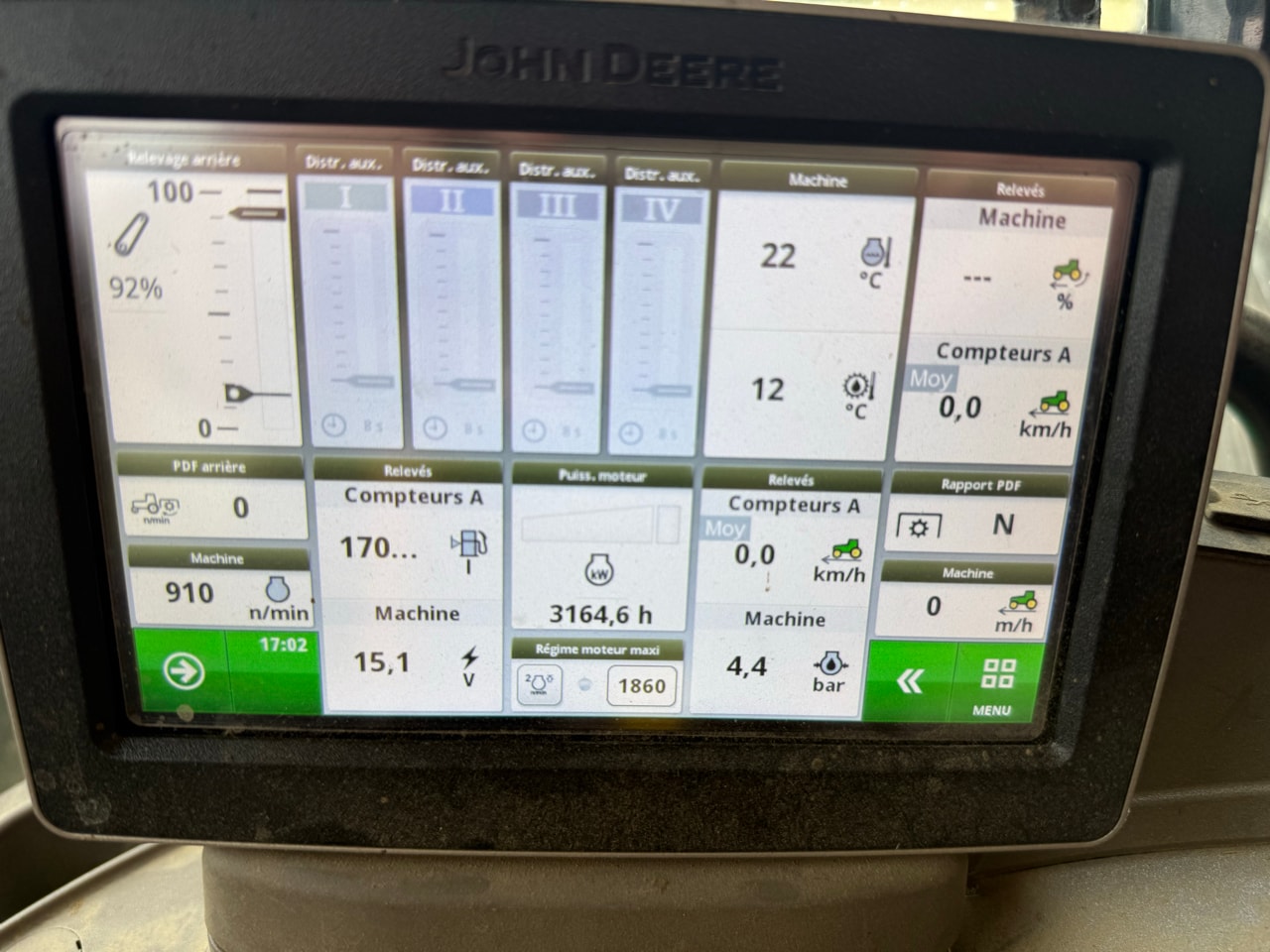 Tracteur JOHN DEERE 6110R - photo slide 11