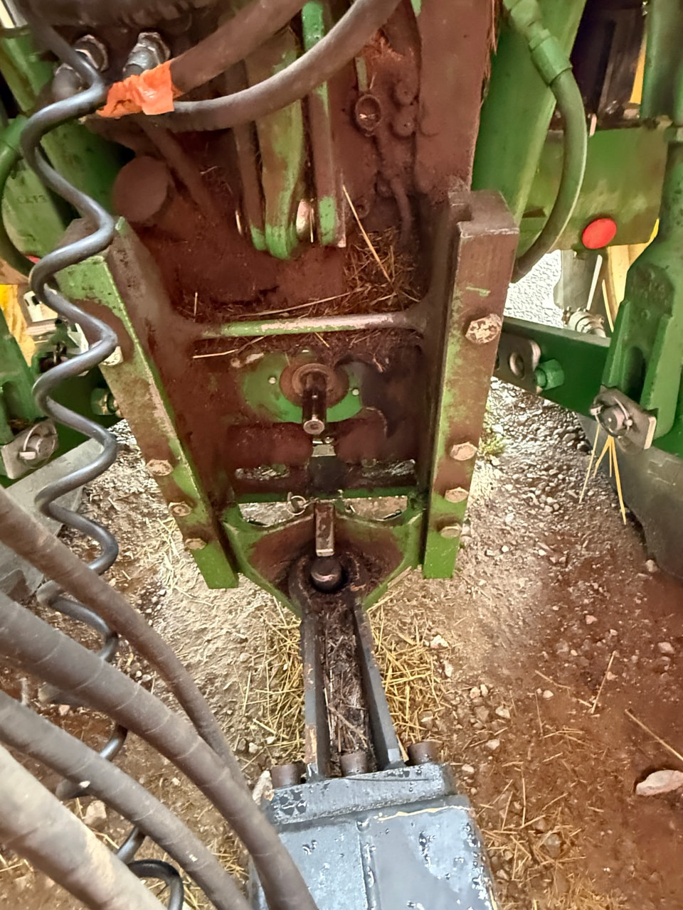 Tracteur JOHN DEERE 6110R - photo slide 3